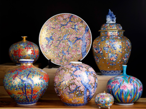 Đồ gốm sứ trang trí nhà cửa