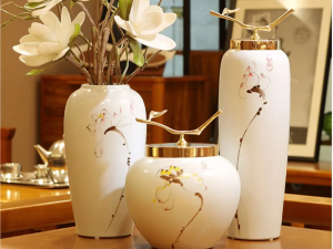 Decor bàn làm việc bằng đồ gốm